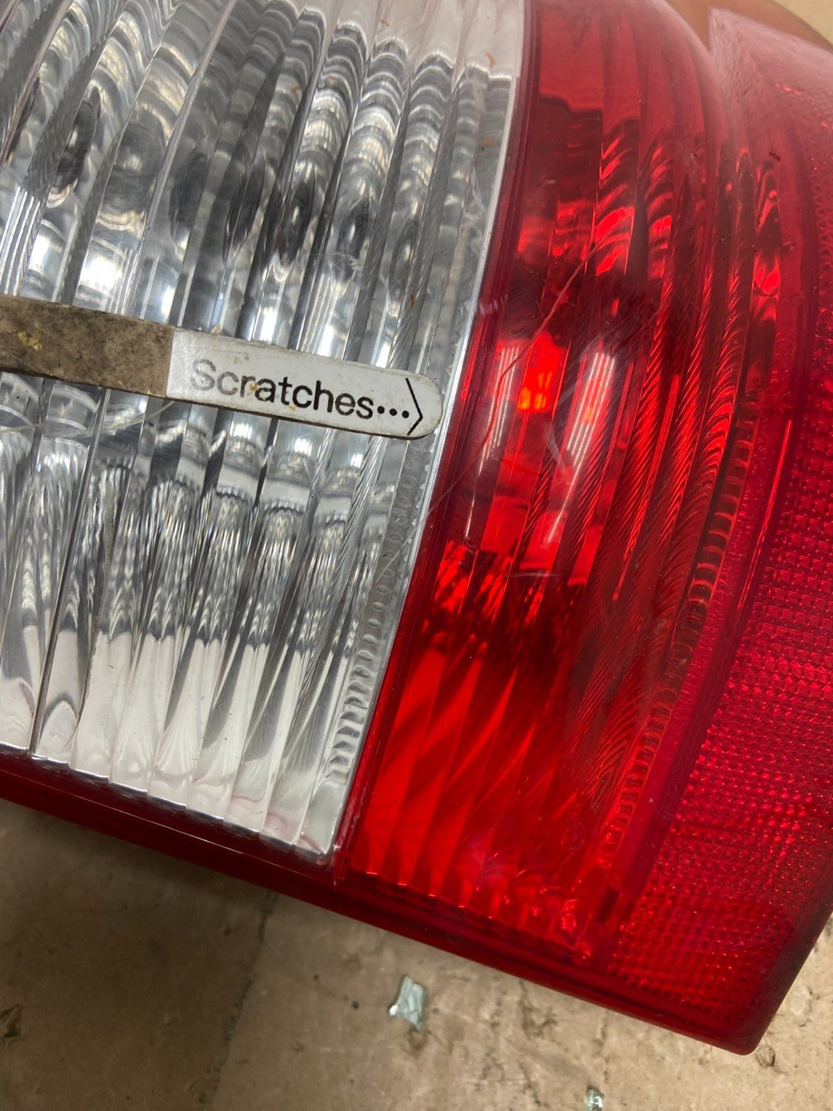 2002-2005 Mercedes ML 350 Ml-Class Right Passenger Rh Side Tail Light AC7336 DW3