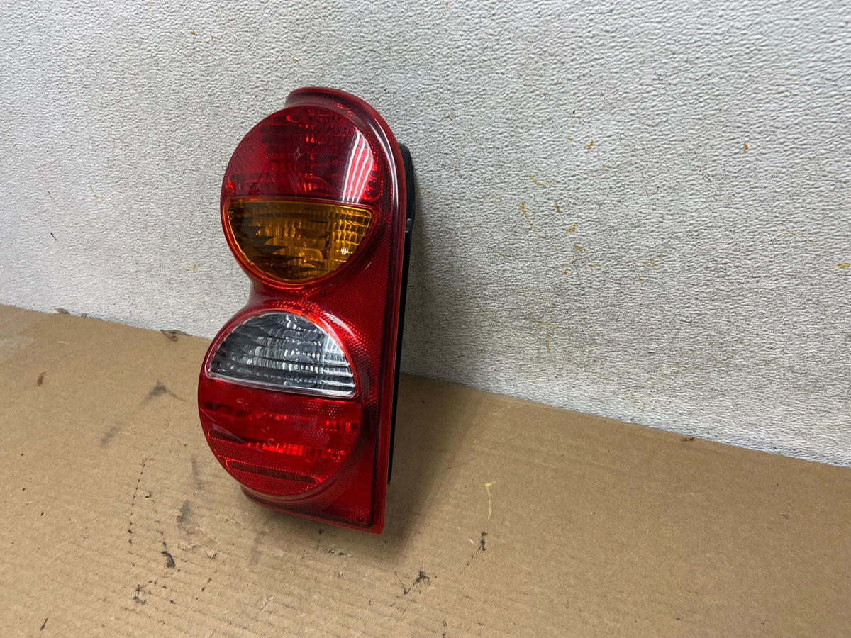 2002 2003 2004 Jeep Liberty Left Driver LH Side Tail Light AH4289 LK2