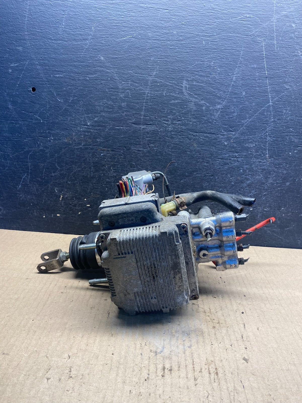 2010 - 2015 Toyota Prius ABS Brake Pump Anti Lock Module ah1708 DG5
