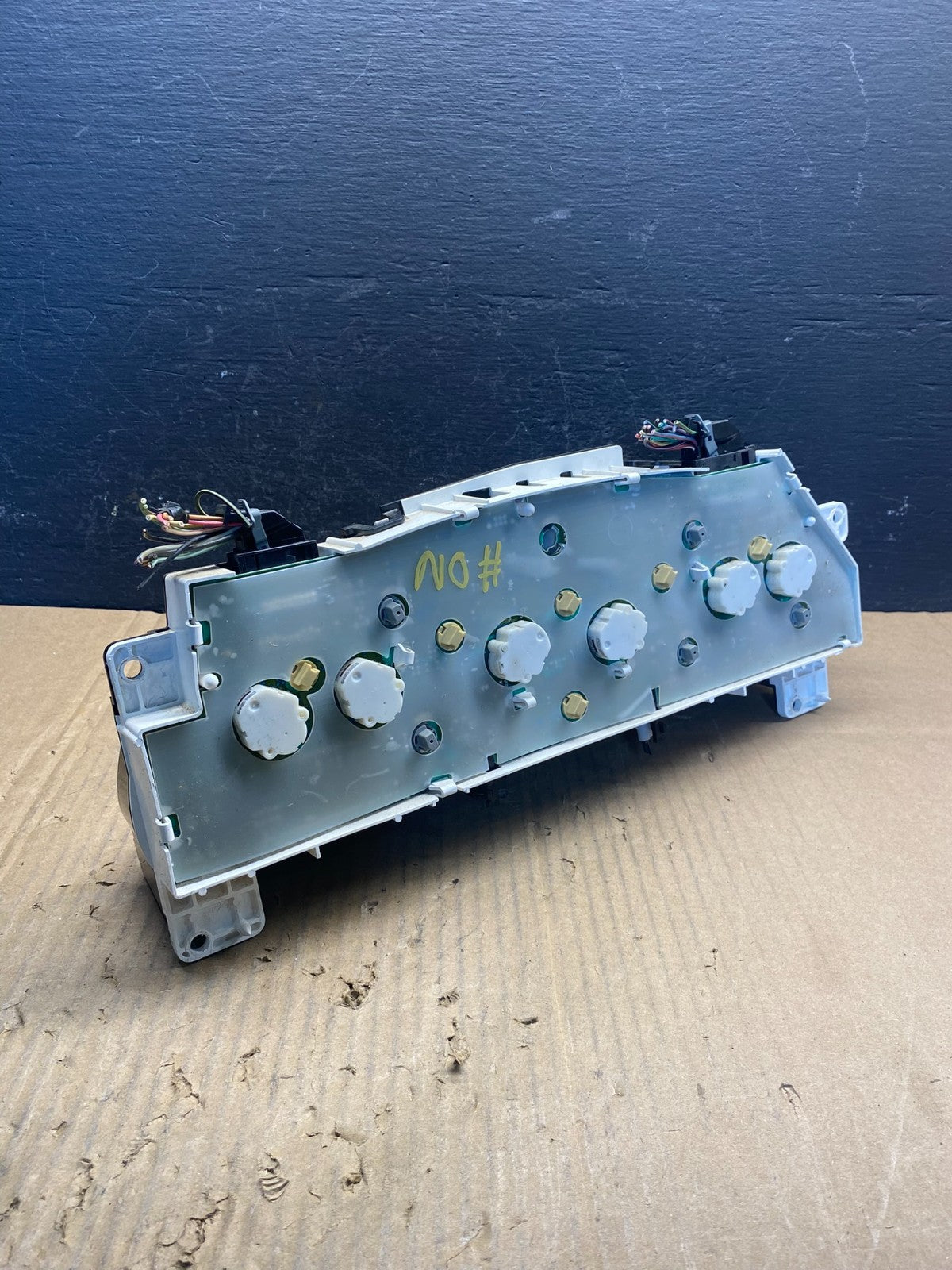 2004 to 2008 Ford E150 E250 E350 Gauge Speedometer Cluster AD17513
