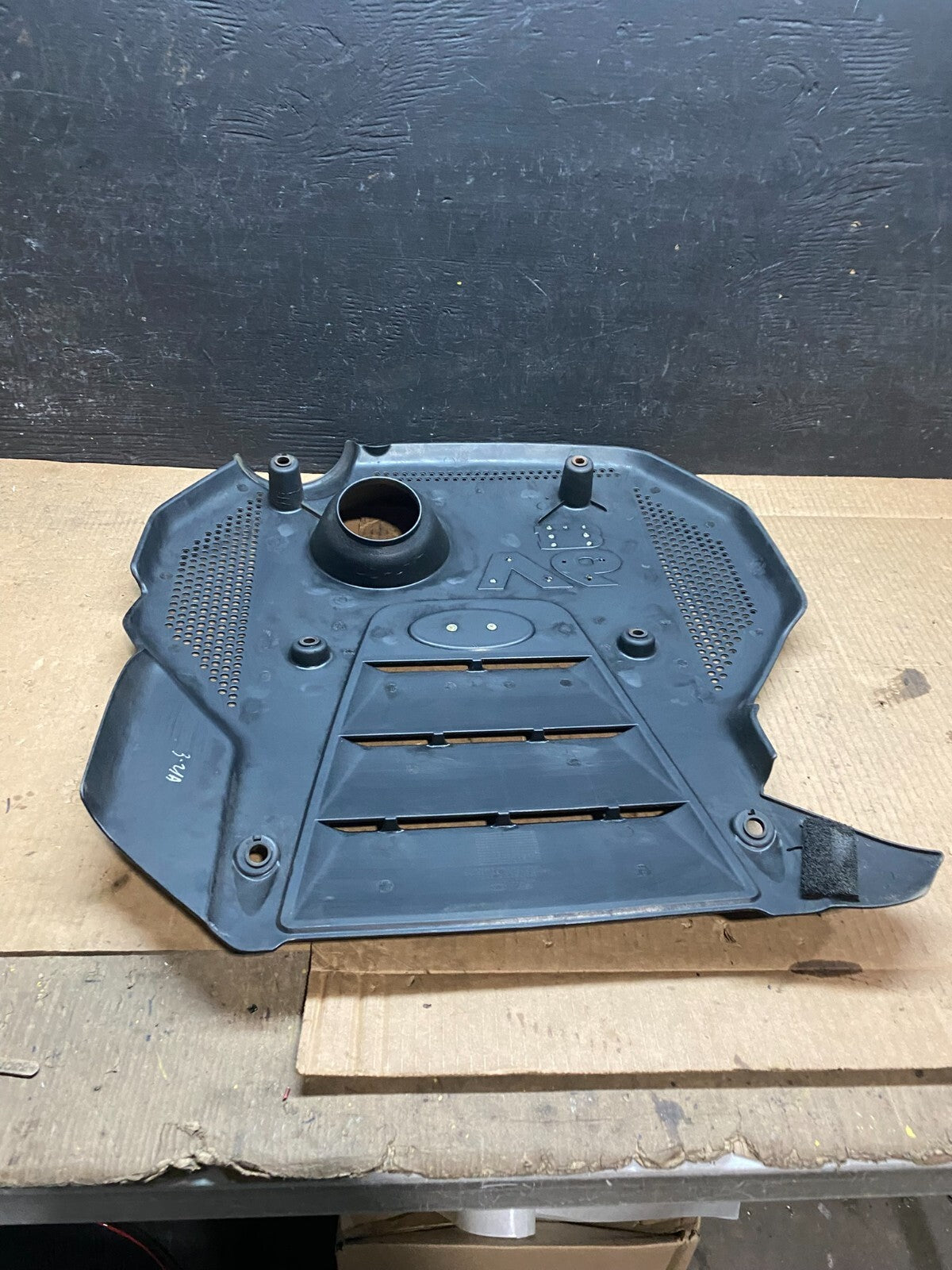 2006 to 2010 Hyundai Azera Sonata V6 Engine Motor Shield Cover G5817 DG14