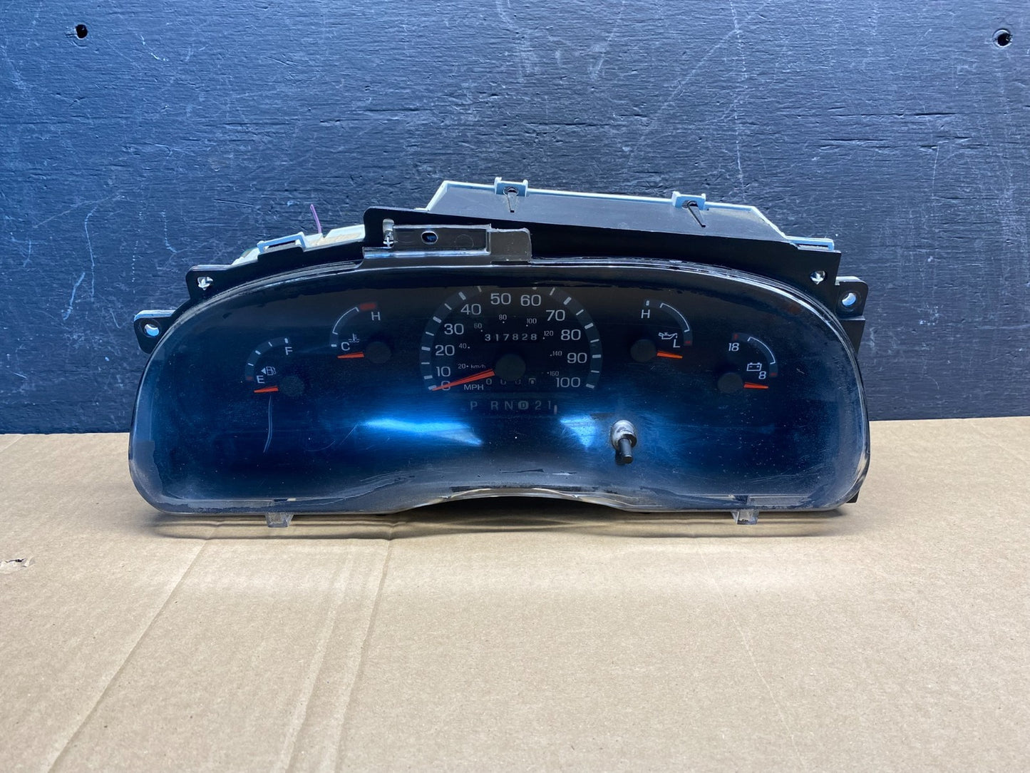 2000 to 2002 Ford Econoline E250 E350 Van Speedometer Instrument Cluster AG37300