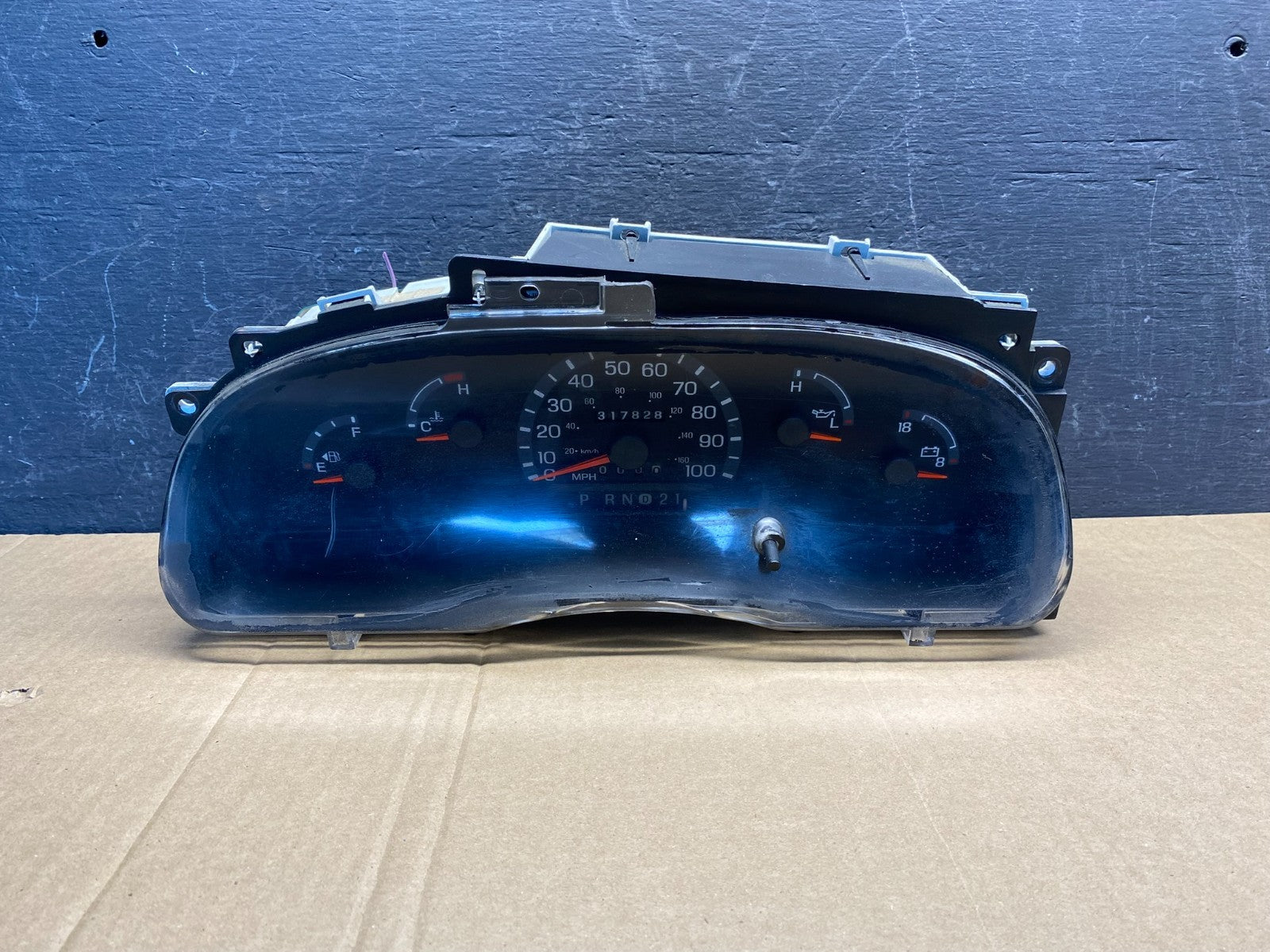 2000 to 2002 Ford Econoline E250 E350 Van Speedometer Instrument Cluster AG37300