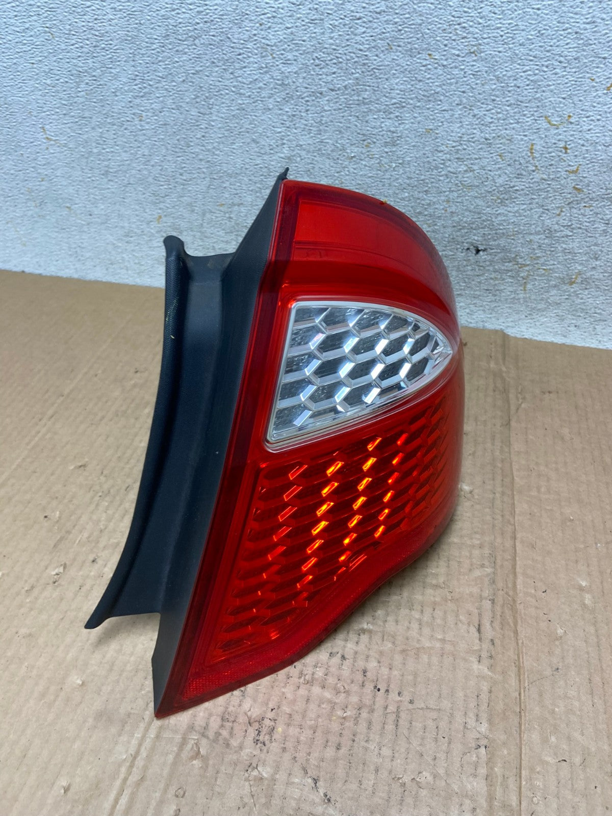 2010 2011 2012 Ford Fusion Right Passenger Side Tail Light AI6551 LK2