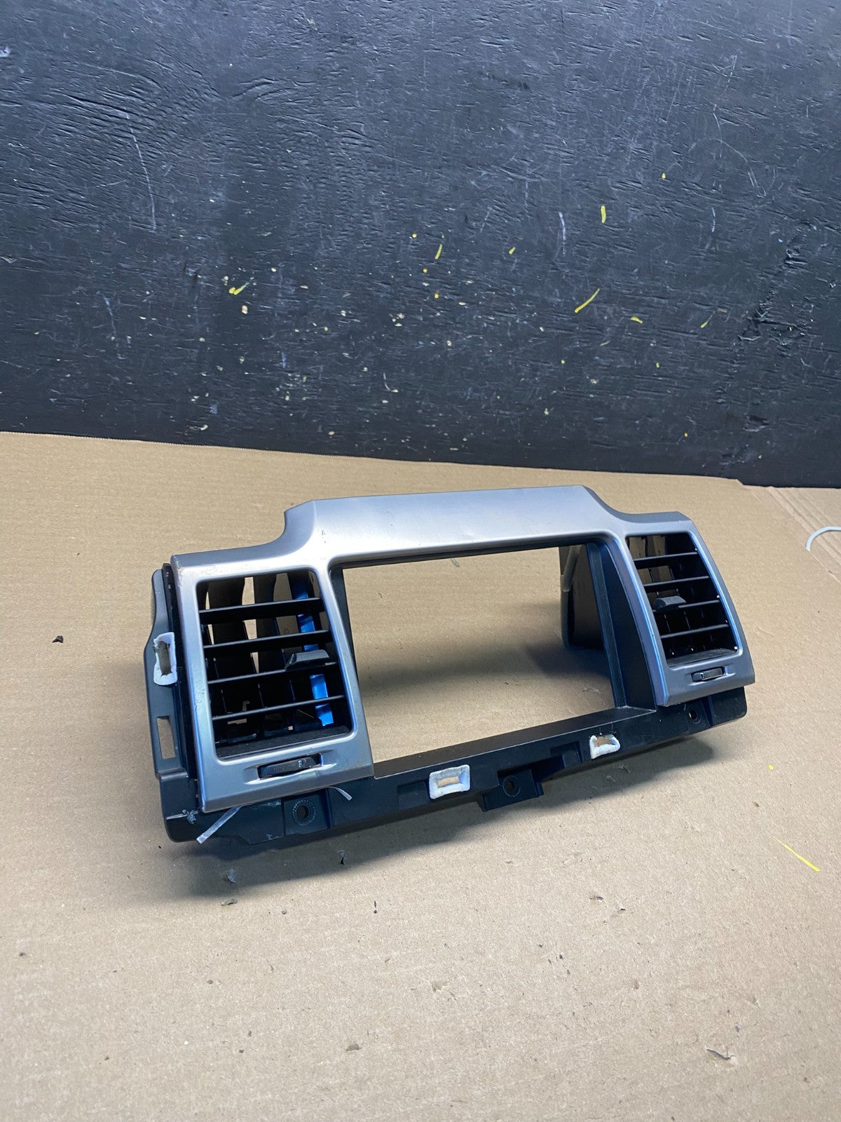 2010 - 2012 Lincoln MKZ Center Dash Gps Radio Bezel Panel Air Vent OEM S2609 DG1