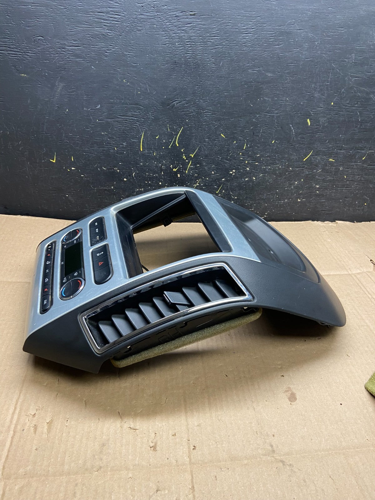 2007 - 2010 Ford Edge Heater Climate Control Radio Control Dash Bezel y2162 4DG3