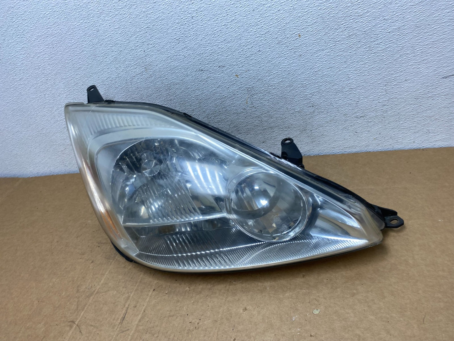 2004-2005 Toyota Sienna Right Passenger Halogen Headlight DEPO AD6034 DW1