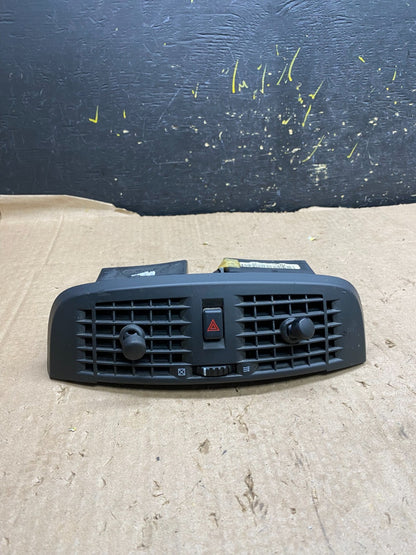 2004 to 2009 Cadillac SRX Front Center Dash A/C Air Vent Z1706 DG0