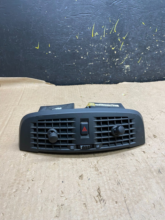 2004 to 2009 Cadillac SRX Front Center Dash A/C Air Vent Z1706 DG0