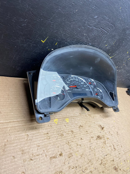 2010 - 2012 Chevrolet Express 2500 3500 Speedometer Cluster Gauge OEM W3361 DG3