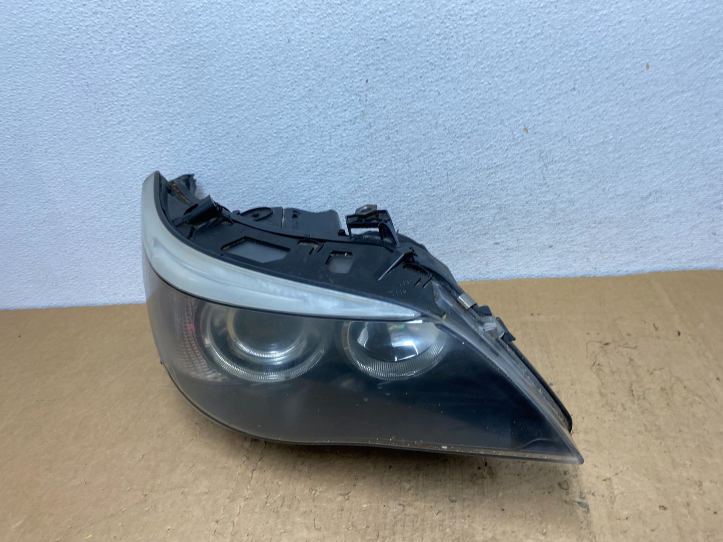 2004 to 2007 BMW 525i 5 Series Headlight Right Passenger Xenon AFS AD0521 DW1