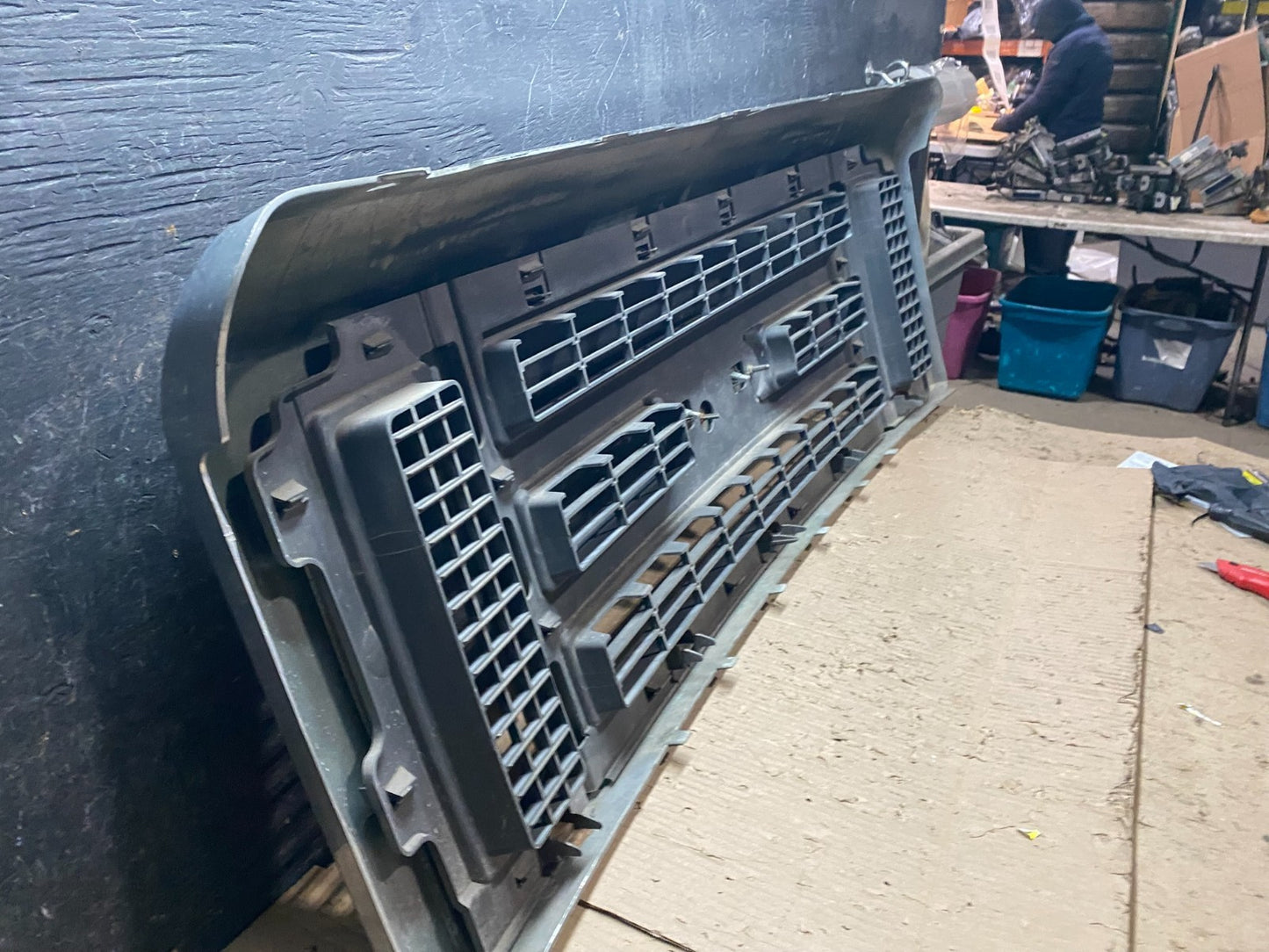 2008 to 2014 Ford Econoline E150 E250 Front Upper Chrome Grill Grille X9387 DG10