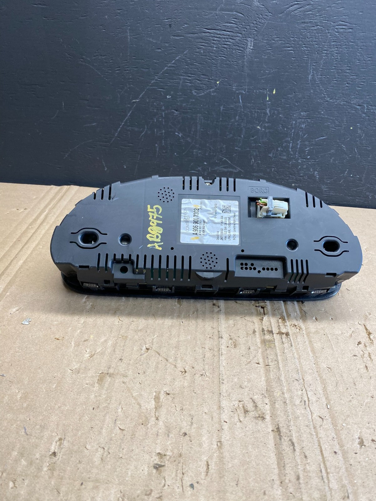 2014 to 2018 Mercedes Sprinter 2500 Speedometer Gauge Cluster AB8975 DG6