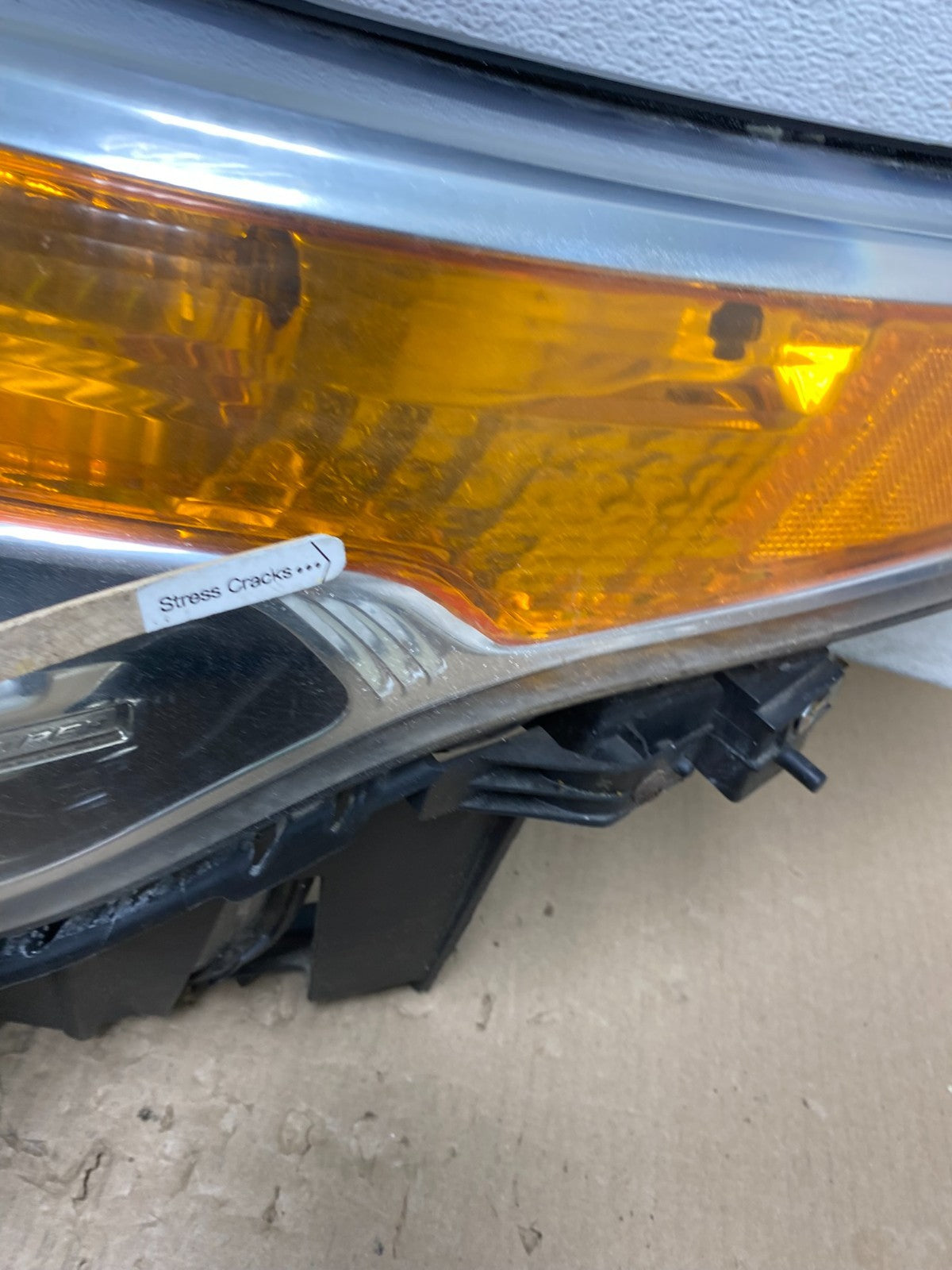2011 to 2015 Ford Explorer Left Driver LH Halogen Headlight AE9748 DW4
