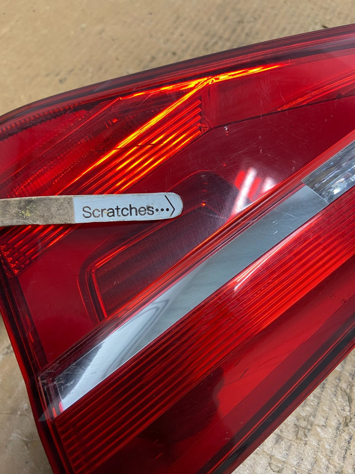 2016-2019 Volkswagen Passat Left Driver Side Inner Tail Light AE27703