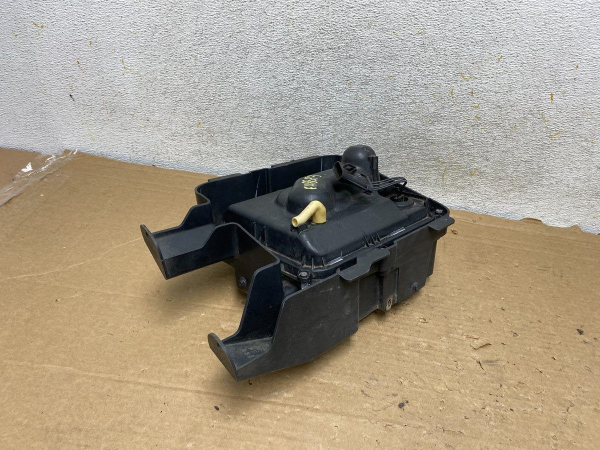 2004 to 2009 Cadillac SRX Left Driver LH Side Front Fog Light AH8893 DW6