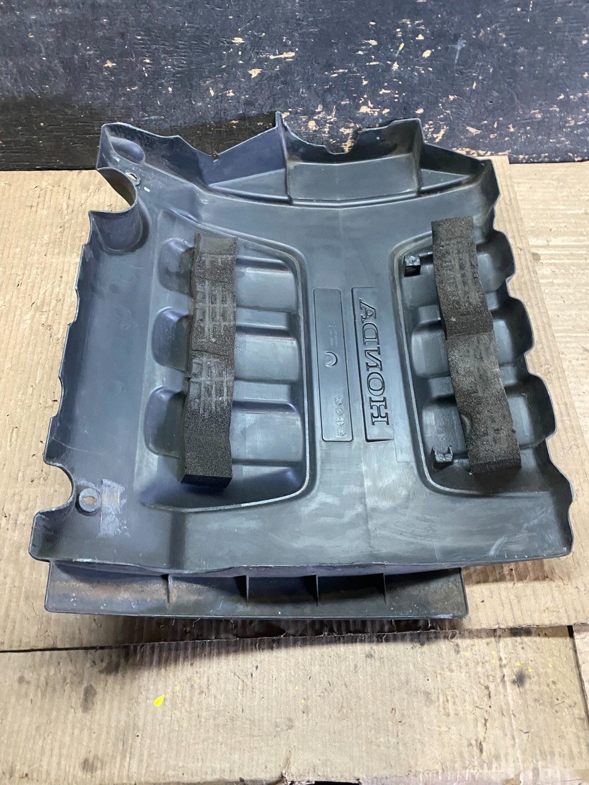 2005 to 2007 Honda Odyssey Black Engine Cover OEM W6271 DG7