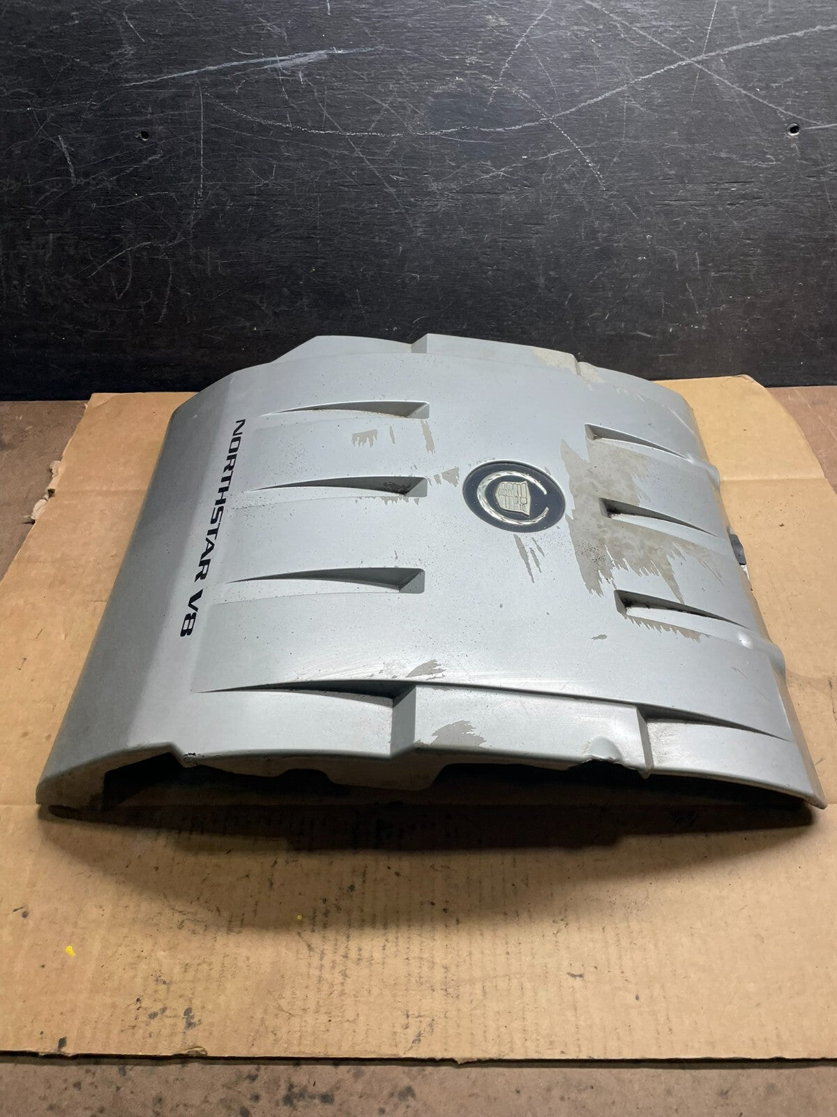 1997 to 2004 Cadillac Deville Seville Northstar Engine Motor Cover L3659 DG2