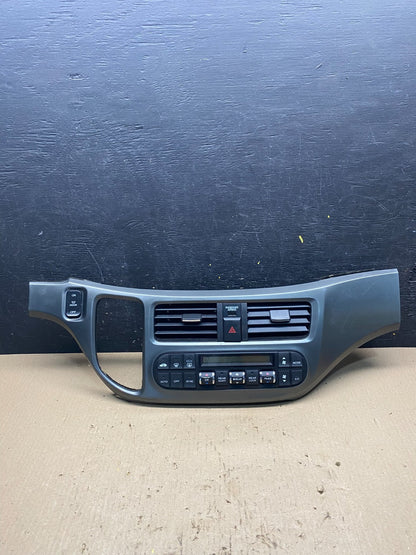 2005 to 2010 Honda Odyssey  Radio Climate Control Dash Trim Bezel Q7067 DG0