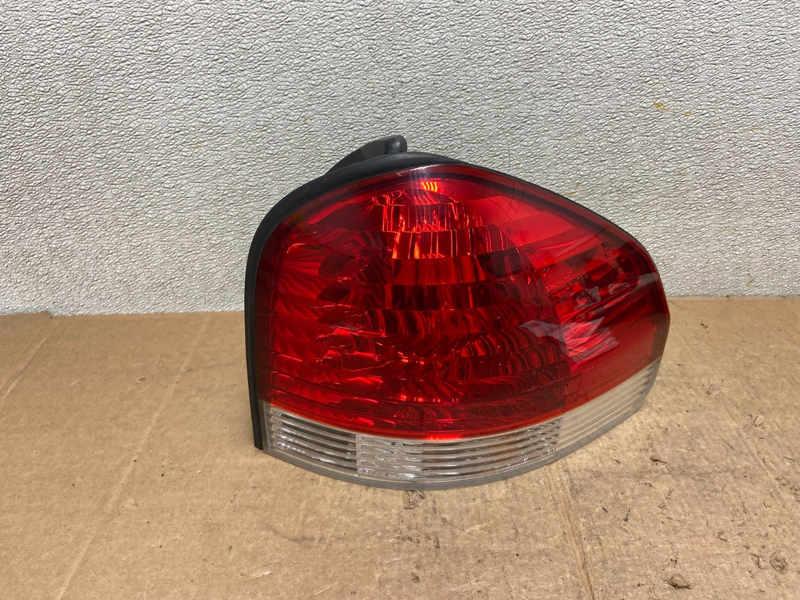 2005 to 2006 Hyundai Santa Fe Right Passenger Rh Side Tail Light Oem AA3953 DW0