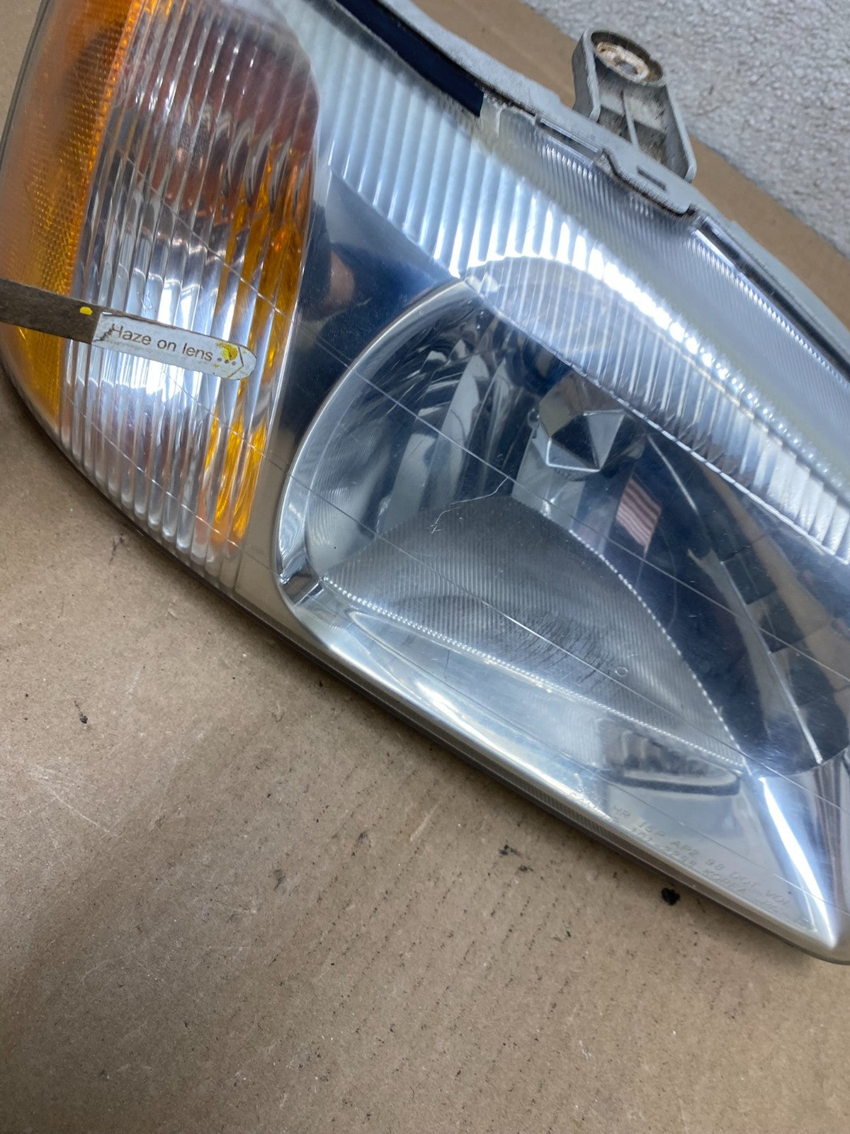 2000-2002 Hyundai Accent Right Passenger Halogen Headlight S0286 DW5