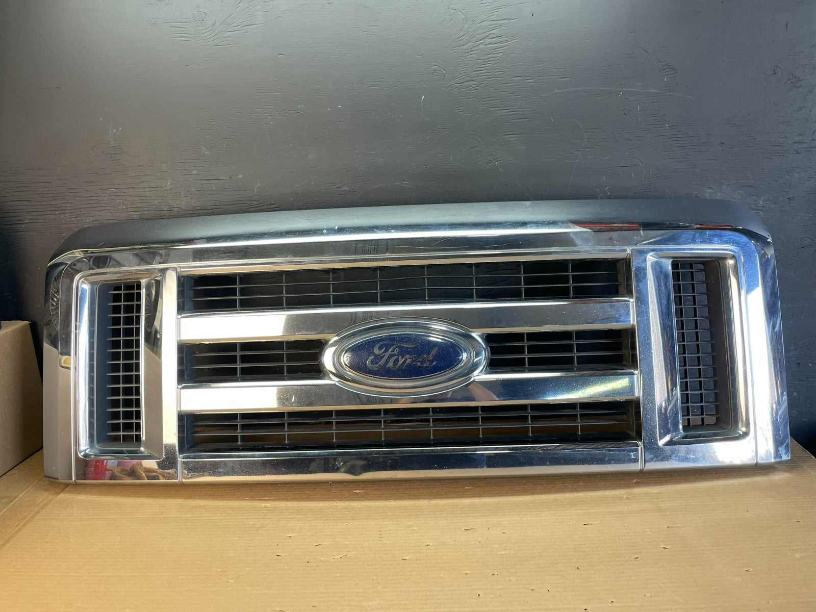 2008 to 2014 Ford Econoline E150 E250 Front Upper Chrome Grill Grille AE8666 DG0