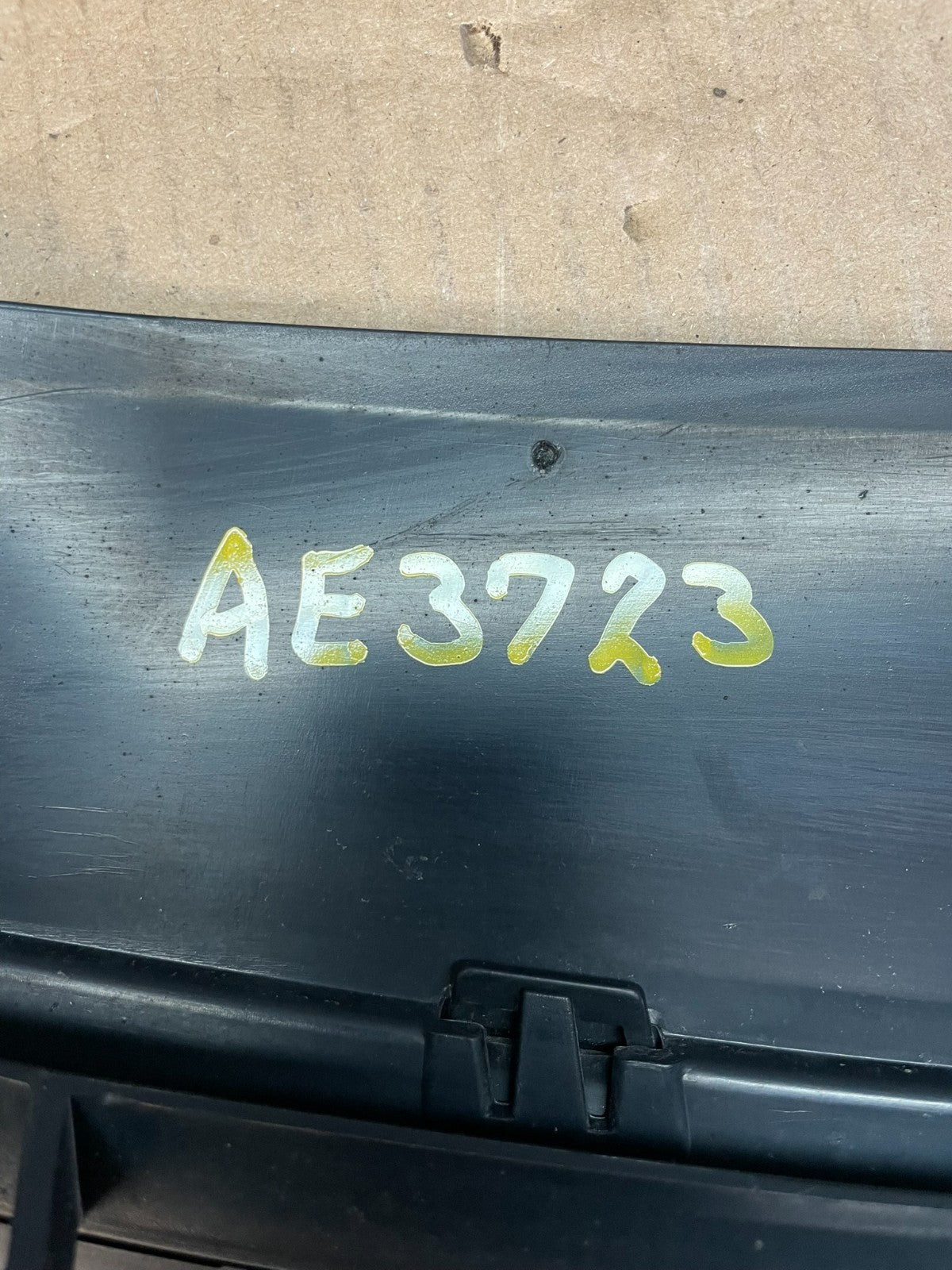 2011 to 2014 Volkswagen Jetta Sedan Front Upper Grille Grill ae3723 DG5