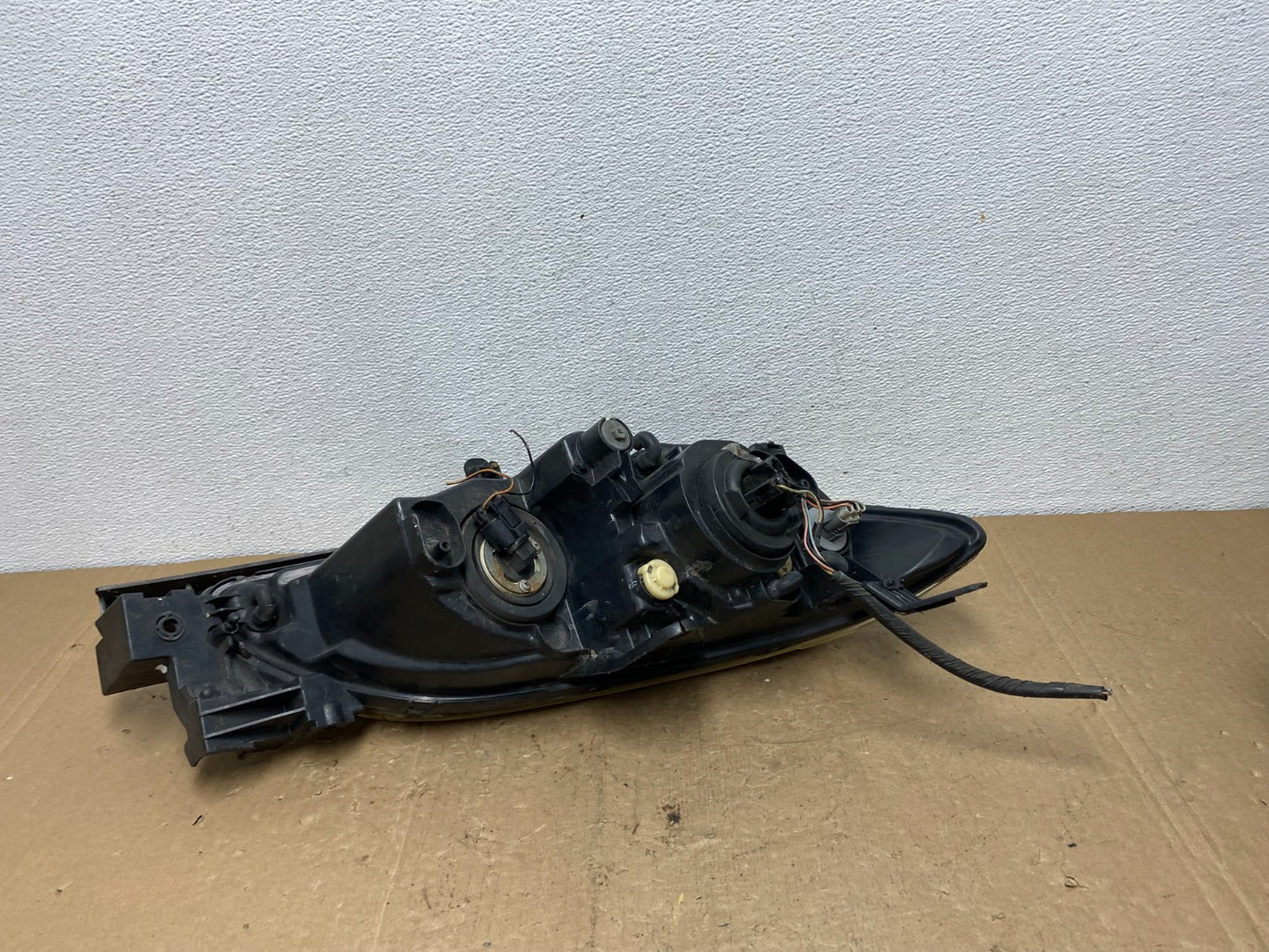 2004 to 2009 Mazda 3 Sedan Left Driver LH Side Headlight AC5973 DW7