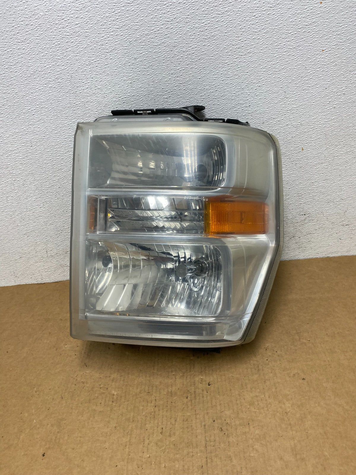 2008-2014 Ford Econoline E150 E250 E350 Left Driver LH Headlight AD4554 DW0