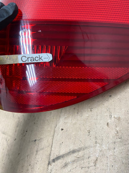 2004-2005 Toyota Sienna Right Passenger Rh Side Tail Light AG4795 LK5