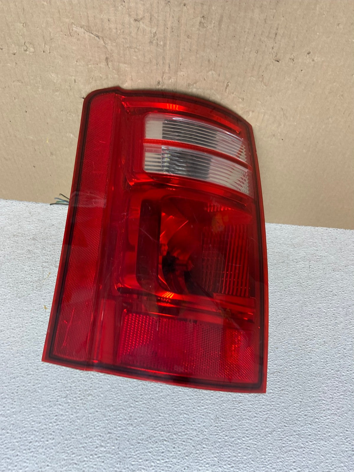 2008 to 2010 Dodge Grand Caravan Left Driver LH Side Tail Light AE9653 LK0