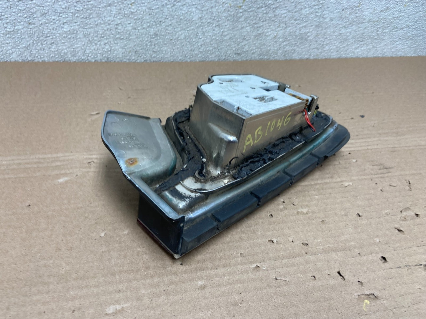 1994 1995 1996  Infiniti Q45 Left Driver Lh Side Tail Light OEM AB1046 DG4