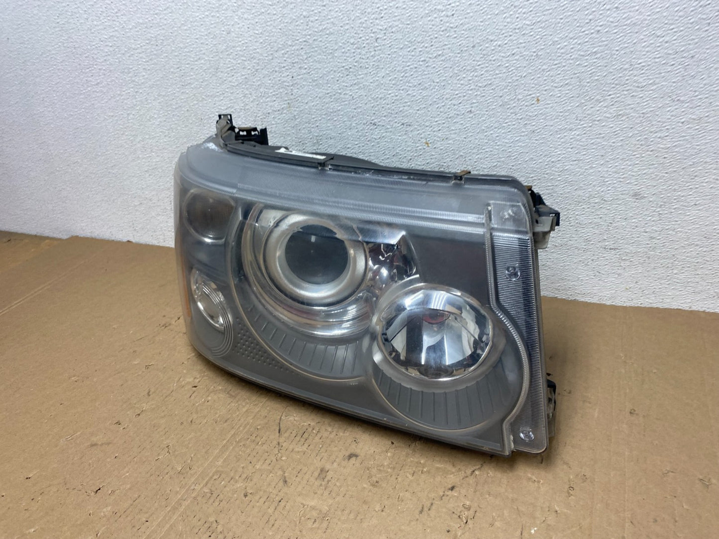 2006-2009 Land Rover Range Rover Right Passenger Xenon Headlight AD8031 DW1