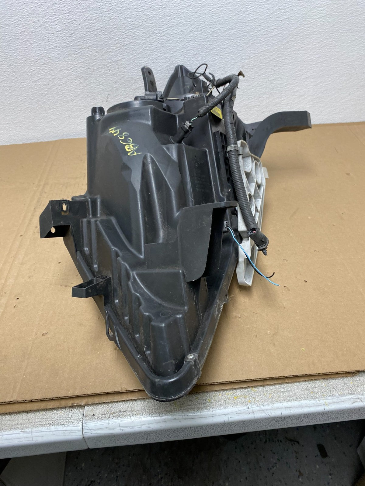 2013 to 2016 Nissan Pathfinder Right Passenger RH Side Headlight OEM AB6844 DW7