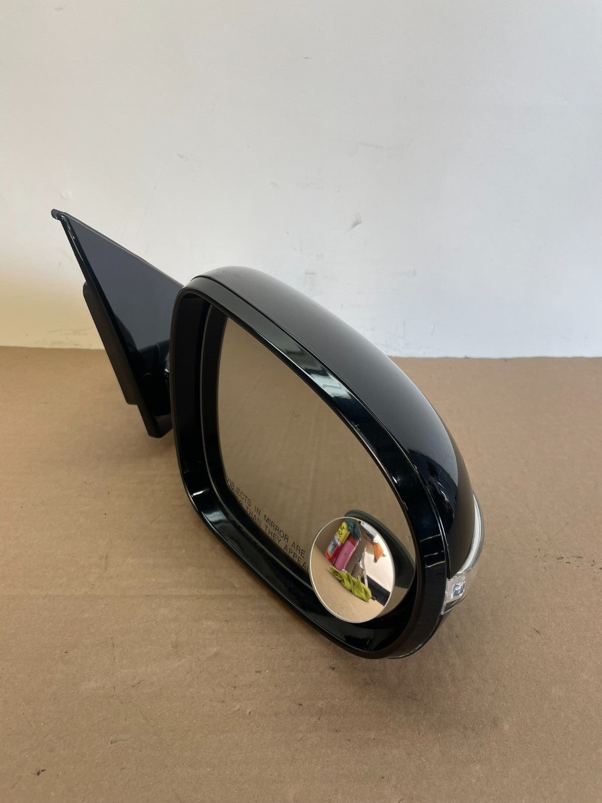 2016 to 2020 Kia Sorento Right Passenger Door Mirror Turn Signal af5642 DG2