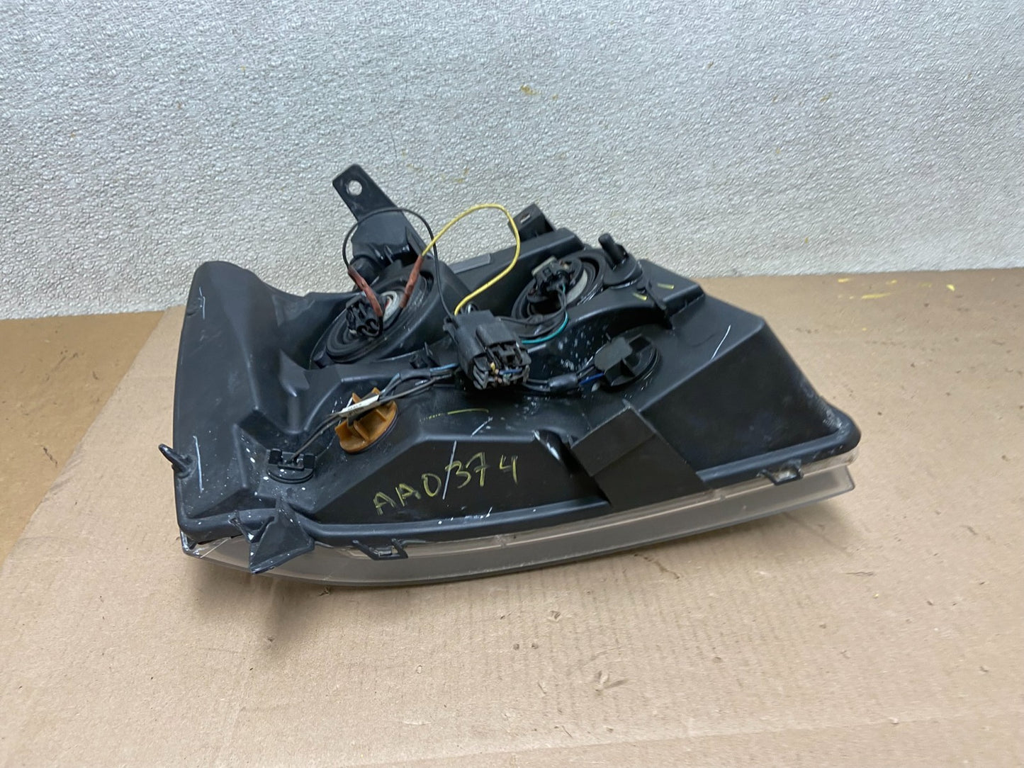 2007 to 2013 Chevrolet Suburban Tahoe Left Driver LH Headlight Oem AA0374 DW8