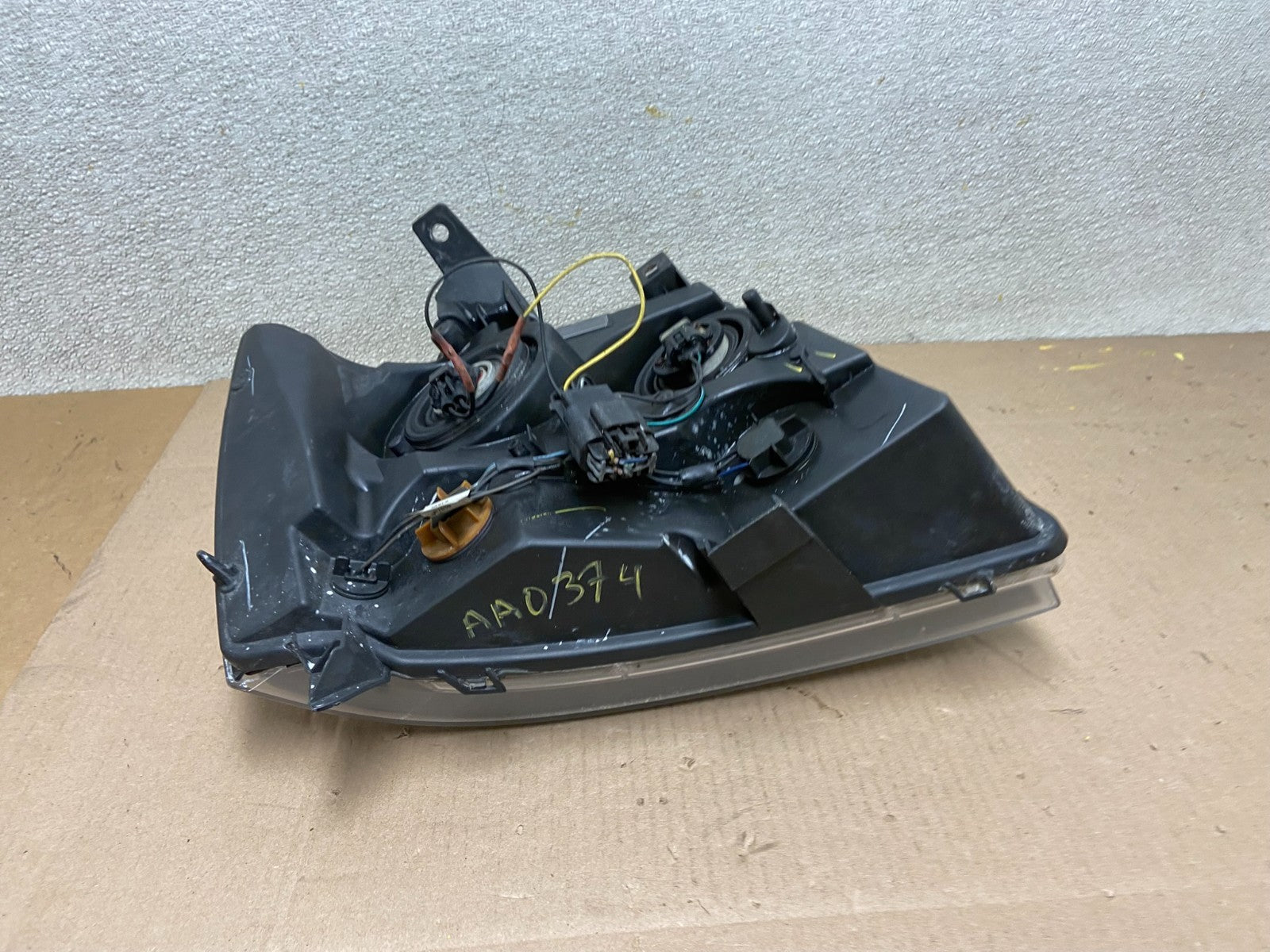 2007 to 2013 Chevrolet Suburban Tahoe Left Driver LH Headlight Oem AA0374 DW8
