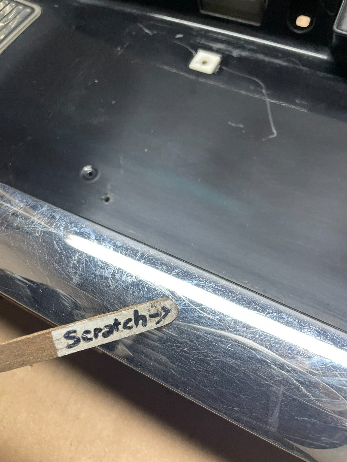 2004 to 2007 Infiniti QX56 License Plate Bracket With Camera L9220 DG7
