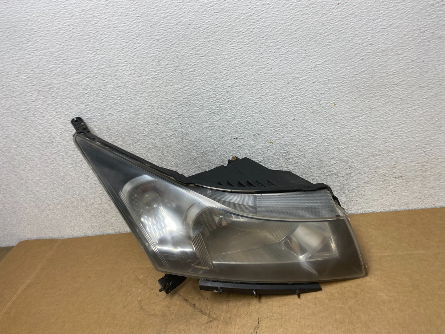 2011 to 2015 Chevrolet Cruze Halogen Right Passenger Rh Headlight AD6181 DW1