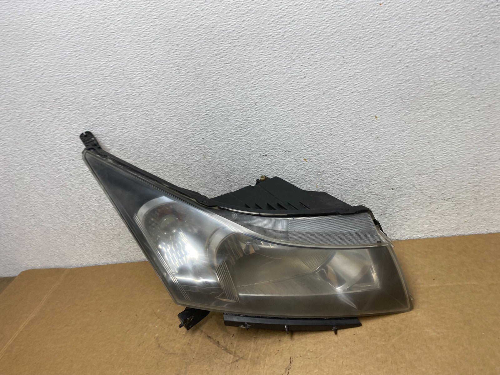 2011 to 2015 Chevrolet Cruze Halogen Right Passenger Rh Headlight AD6181 DW1