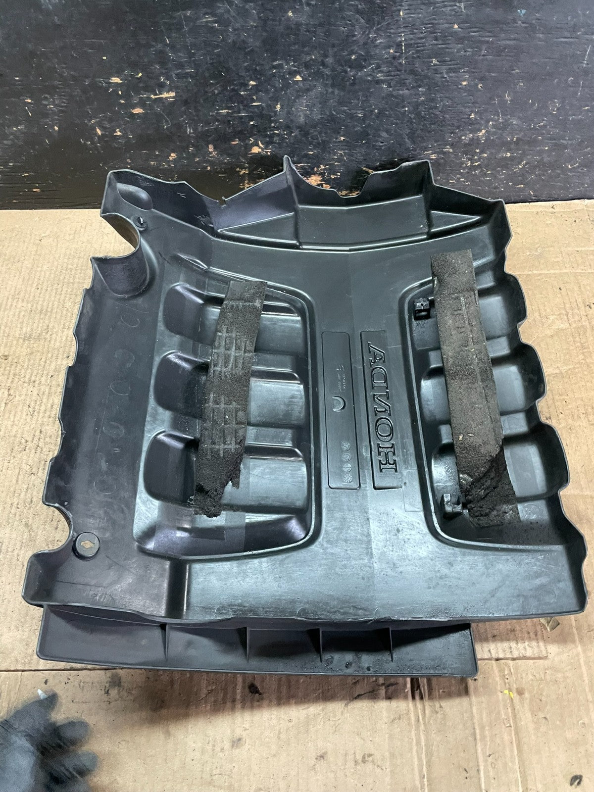 2005 to 2007 Honda Odyssey Black Engine Cover OEM T0278 DG7