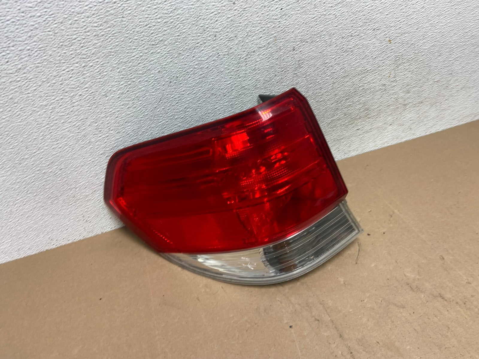 2008 2009 2010 Honda Odyssey Left Driver LH Side Tail Light AE6688 LK2