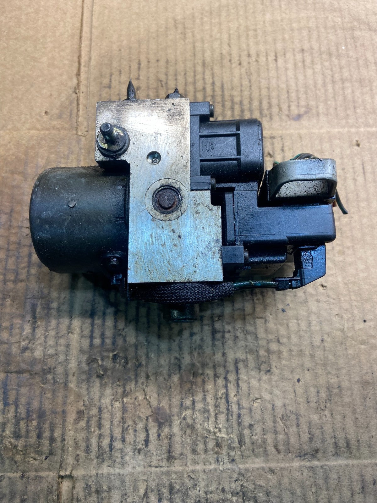 2004 2005 Dodge Durango ABS Anti Lock Brake Pump OEM y4388 DG0