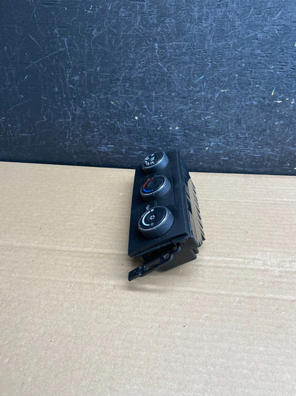 2010-2011 GMC Sierra Chevy Silverado AC Climate Control A/C AF9992 DG1