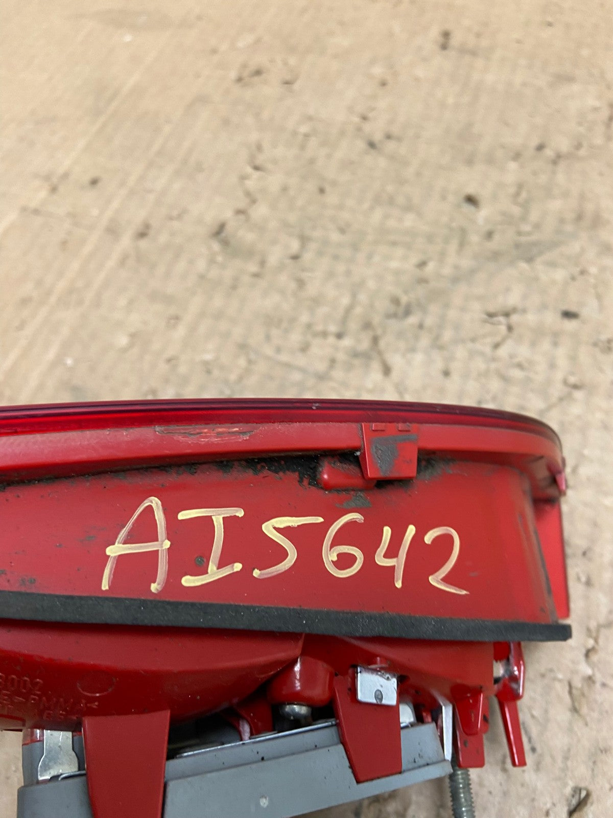 2009 to 2012 Audi A4 Avant Right Passenger RH LH Inner Tail Light AI5642 LK6