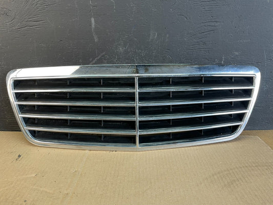 2000 to 2003 Mercedes Benz E-Class E320 E55 Front Upper Grill Grille AB79960