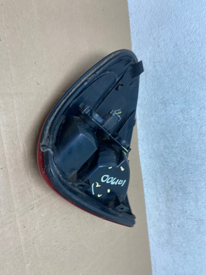 2004 to 2007 Dodge Grand Caravan Left Driver Lh Tail Light AE4929 LK4