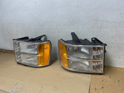 2007 - 2014 GMC Sierra Left+Right Side Halogen Headlights U2773 DW1