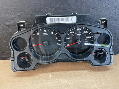 2007 to 2013 Chevrolet Silverado Suburban Cluster Gauge Speedometer OE ac4946 DG0