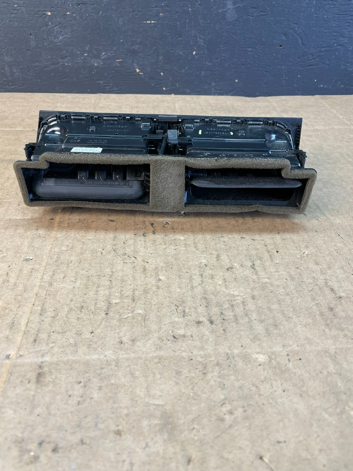 2009 to 2012 Audi A4 Center Dashboard Air Vent AC5233 DG3